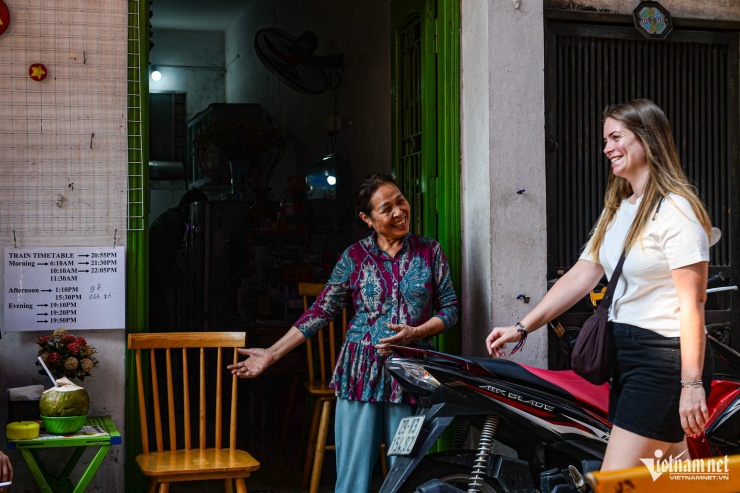 Cảnh ngao ngán ở phố cà phê đường tàu Hà Nội chỉ sau vài ngày giải tỏa - 5