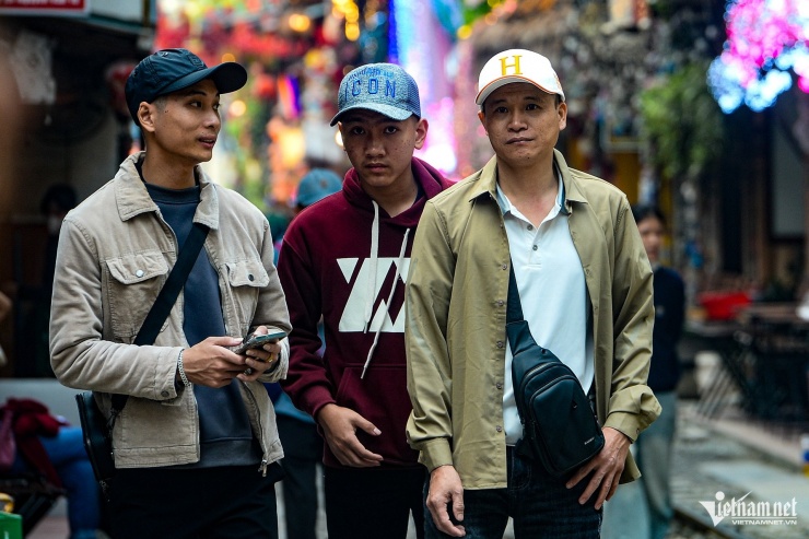 Cảnh ngao ngán ở phố cà phê đường tàu Hà Nội chỉ sau vài ngày giải tỏa - 12