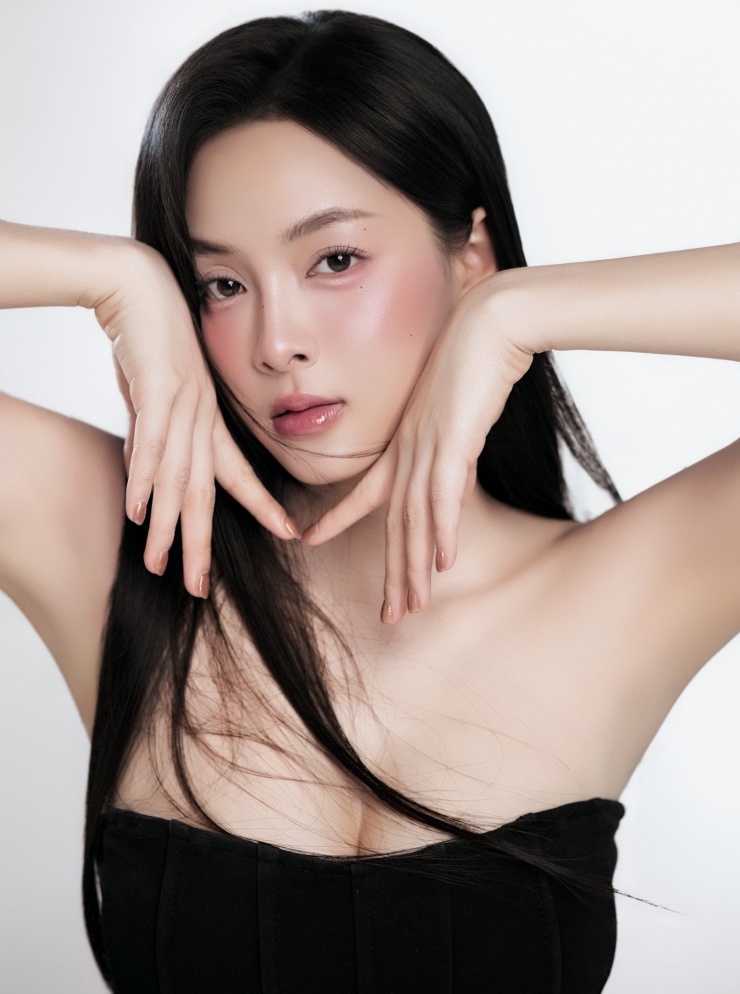 Ngọc Trâm từng theo học tại Học viện Hàng không Việt Nam trước khi quyết định rẽ hướng sang nghệ thuật.&nbsp;