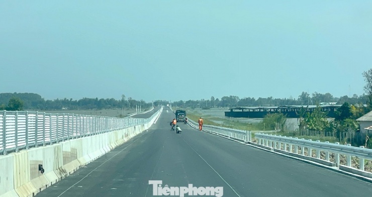 Cận cảnh cao tốc Cần Thơ - Cà Mau sắp thông xe - 2