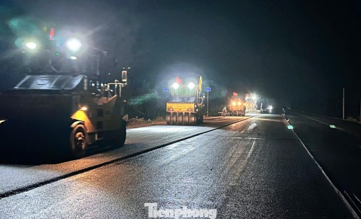 Cận cảnh cao tốc Cần Thơ - Cà Mau sắp thông xe - 13