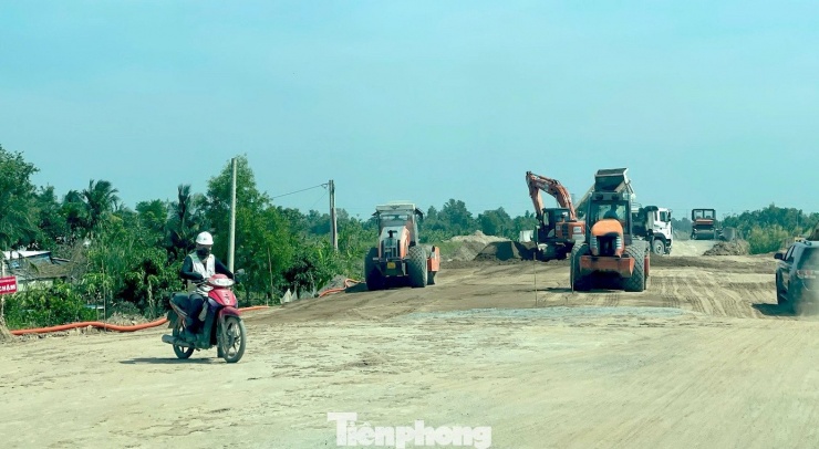 Cận cảnh cao tốc Cần Thơ - Cà Mau sắp thông xe - 16