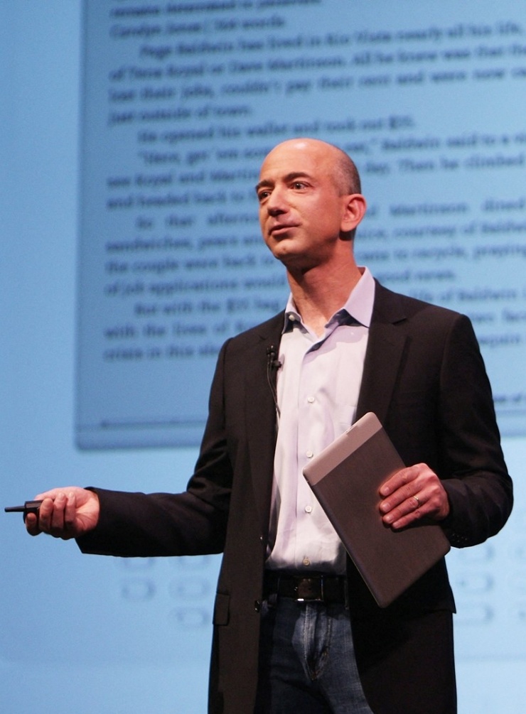 Phong cách Jeff Bezos biến đổi qua 30 năm - 4