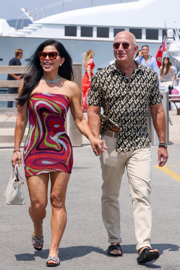 Phong cách Jeff Bezos biến đổi qua 30 năm - 8