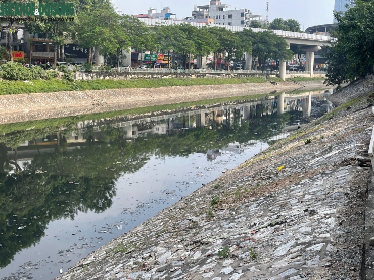 Một số đoạn bốc mùi khó chịu.