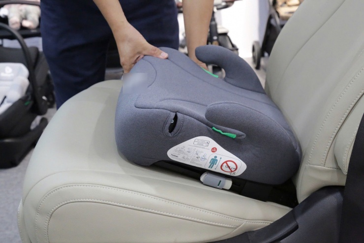 Xe kinh doanh vận tải hành khách sẽ không phải sử dụng thiết bị an toàn phù hợp cho trẻ em. Ảnh: Cục CSGT