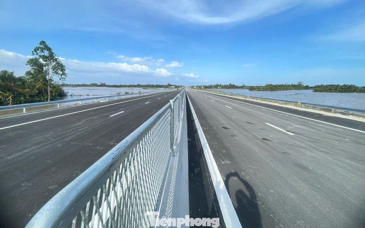 Cận cảnh cao tốc Cần Thơ - Cà Mau sắp thông xe - 3