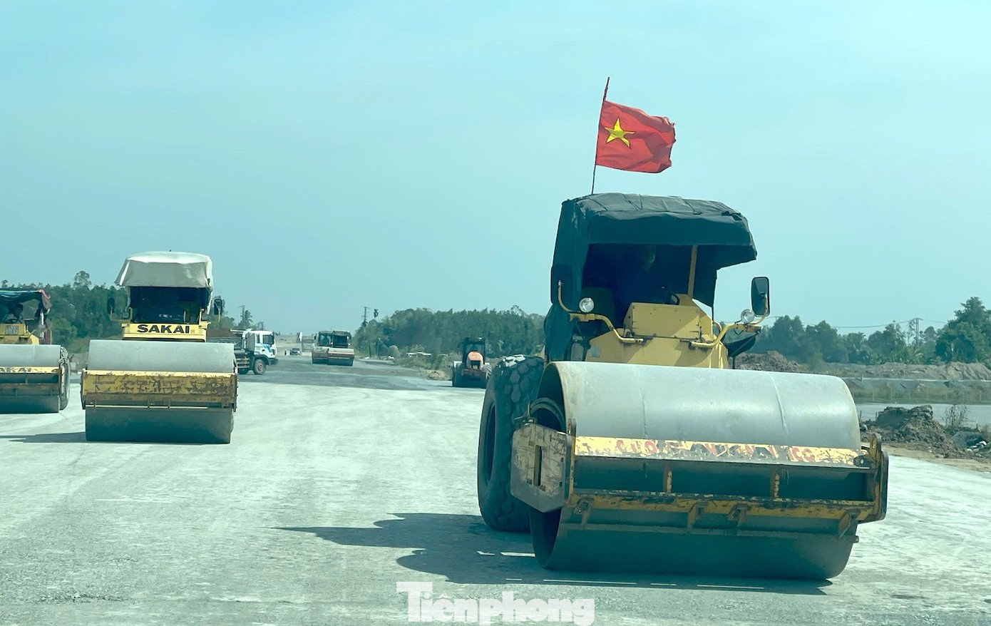 Cận cảnh cao tốc Cần Thơ - Cà Mau sắp thông xe - 18