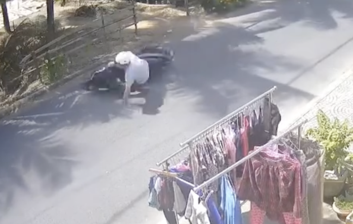 Camera ghi lại vụ việc.