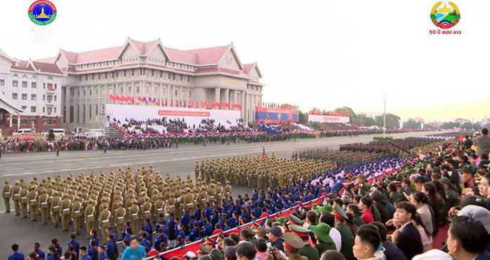Diễu binh, diễu hành trọng thể kỷ niệm 50 năm Quốc khánh Lào - 3