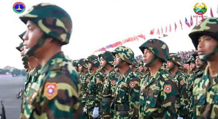 Diễu binh, diễu hành trọng thể kỷ niệm 50 năm Quốc khánh Lào - 9