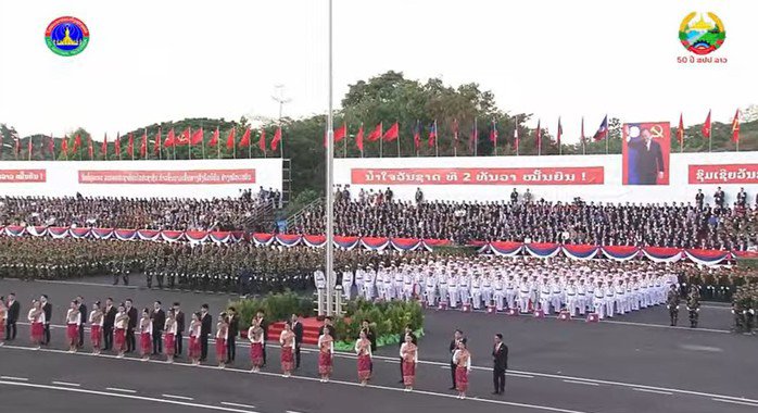 Diễu binh, diễu hành trọng thể kỷ niệm 50 năm Quốc khánh Lào - 11