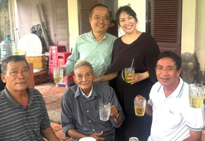 Phi Thanh Vân ra mắt gia đình bạn trai ở Tây Ninh, hồi tháng 7.