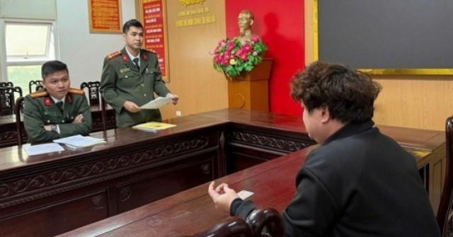 Bị gọi đòi nợ liên tục, người đàn ông chuyển ti...