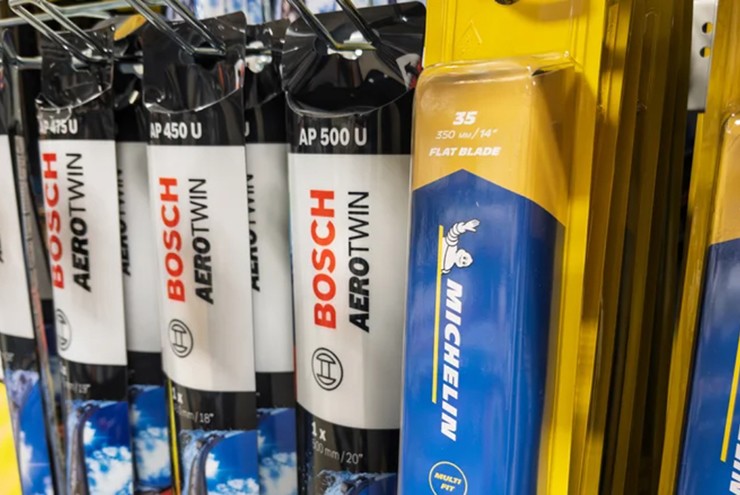 Chi phí thay lưỡi cao su không quá nhiều tiền và có thể dễ dàng thực hiện.