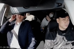 Clip: Khách ngủ gật trên cao tốc, tài xế cũng díu mắt khiến ai xem cũng lạnh gáy