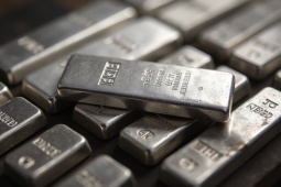 Bạc lập đỉnh mới, chuyên gia nói “biến động thật sự” vẫn chưa bắt đầu