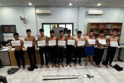 Giọt nước mắt muộn màng của nhóm thiếu niên mang hung khí giải quyết mâu thuẫn