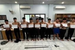 Giọt nước mắt muộn màng của nhóm thiếu niên mang hung khí giải quyết mâu thuẫn