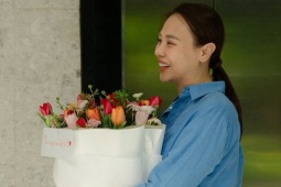 Đàm Thu Trang được khen mix đồ 'đơn giản mà sang'