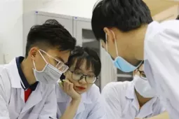 Bằng cấp ngành y: 50 năm qua, hai bộ chưa tìm được tiếng nói chung