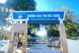 Mượn bài kiểm tra không trả, nữ sinh bị 2 bạn cùng lớp đánh tới tấp