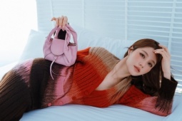 Diễm My 9X khoe nhan sắc 'gái một con'