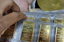 Cuối ngày 2-12, giá vàng đang giảm rất mạnh