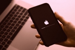 Người dùng iPhone 15, 16, 17 nên tắt ngay tính năng này trên iOS 26