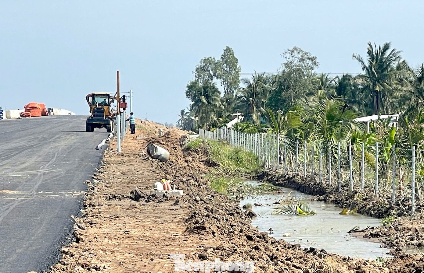 Cận cảnh cao tốc Cần Thơ - Cà Mau sắp thông xe - 7