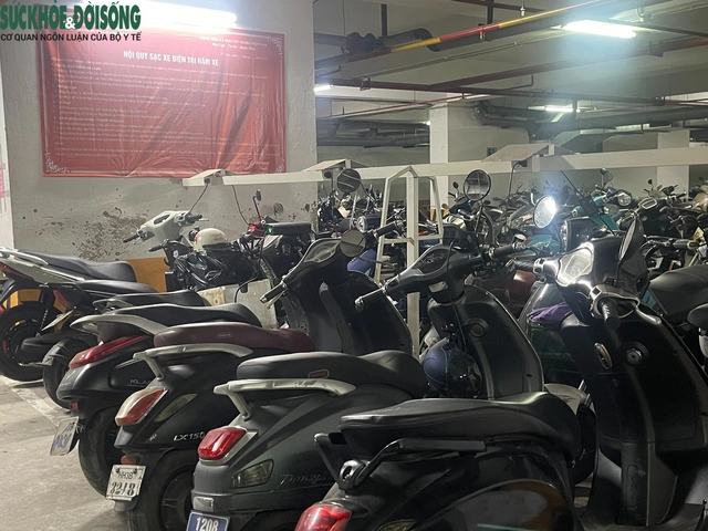Khu vực để xe máy điện dưới tầng hầm chung cư HH Linh Đàm.