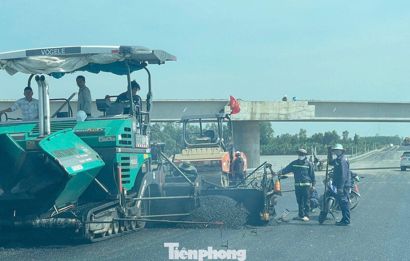 Cận cảnh cao tốc Cần Thơ - Cà Mau sắp thông xe - 10