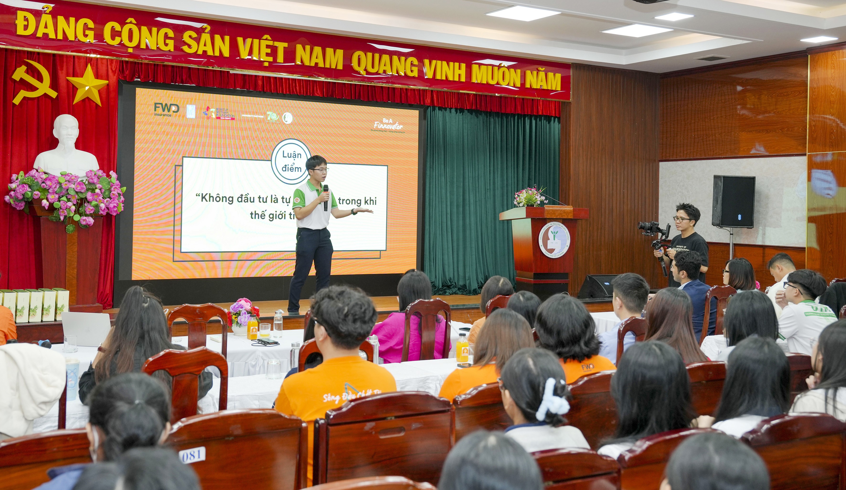 FWD phối hợp cùng Startup Vietnam Foundation (SVF) và Dear Our Community (DOC) tổ chức chương trình “Be A Finnovator” nhằm mở rộng hành trình giáo dục tài chính đến sinh viên.