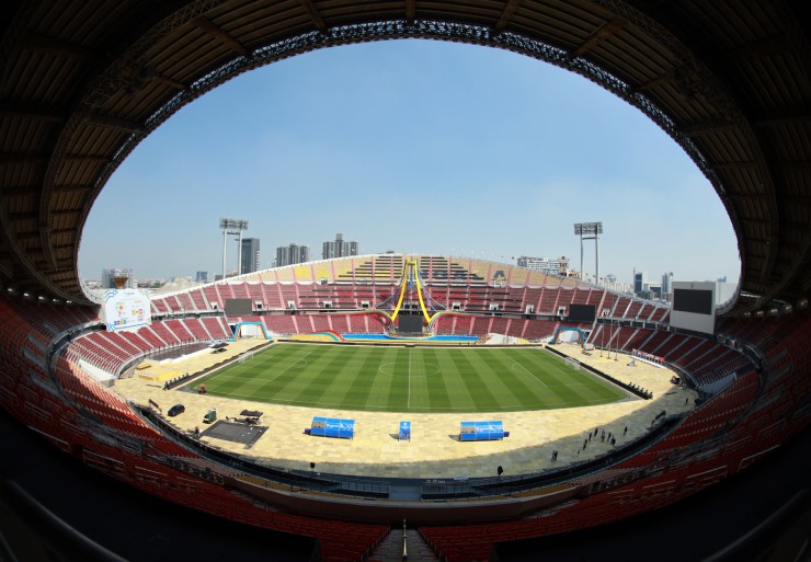 Sân vận động quốc gia Rajamangala ban đầu được lựa chọn tổ chức lễ khai mạc, bế mạc SEA Games 33. Bên cạnh đó, sân bóng có sức chứa 51.000 chỗ ngồi này còn là nơi tổ chức các trận đấu bóng đá nam từ vòng bán kết. 