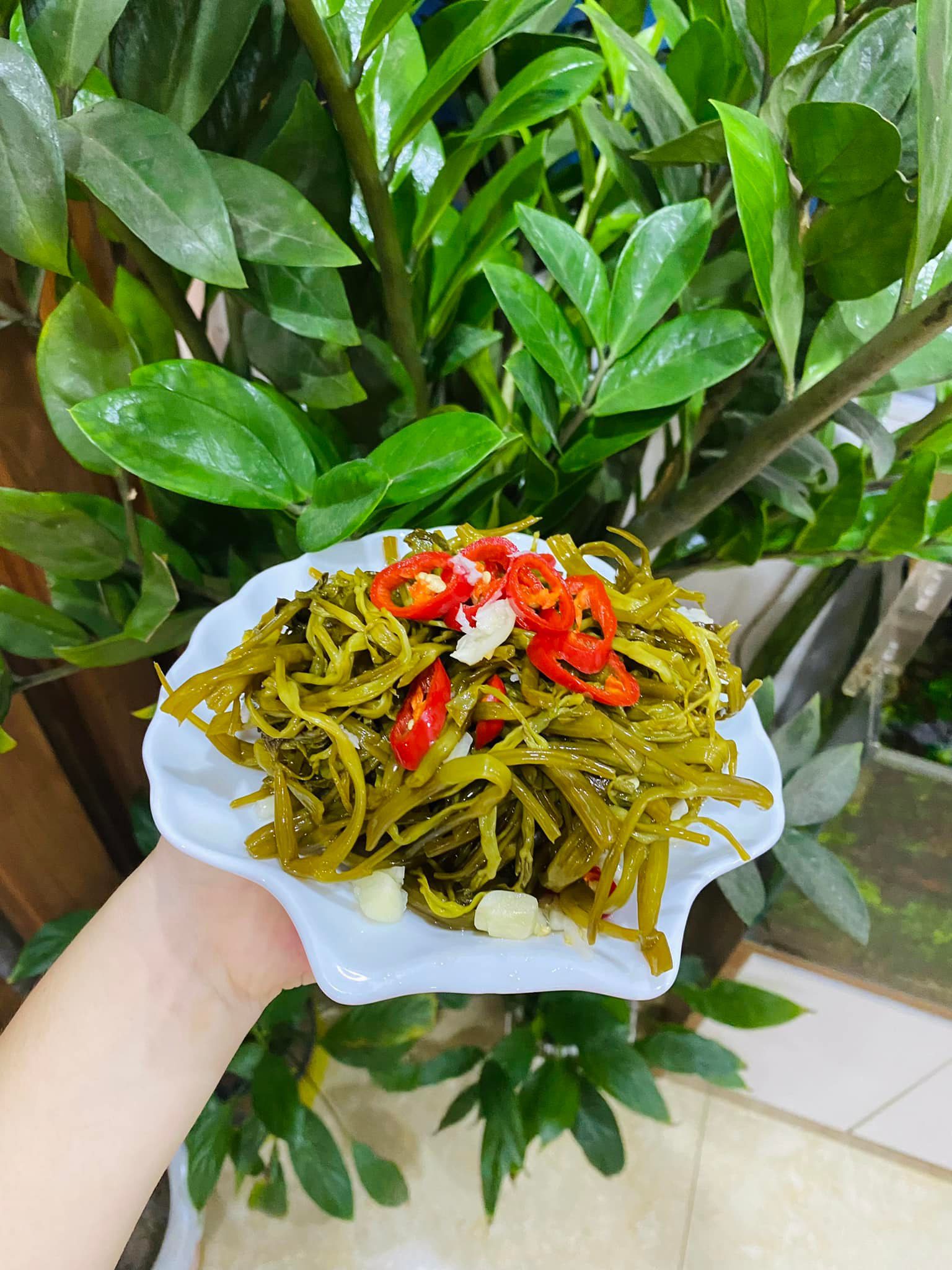 Rau muống muối chua ngọt vị giòn ngon, hấp dẫn, ăn hoài không chán!