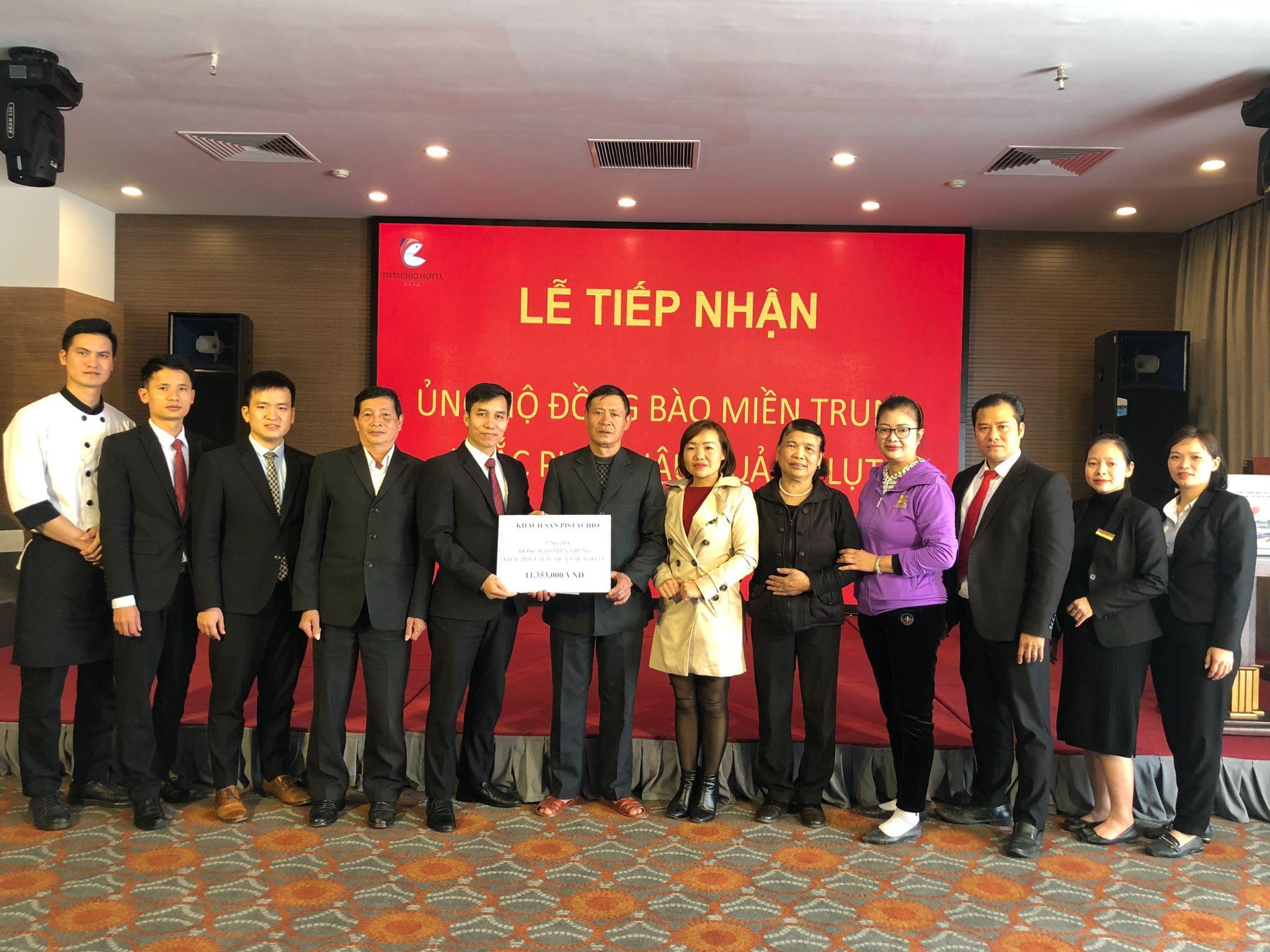 CBNV Pistachio Hotel Sap chung tay ủng hộ đồng bào miền Trung khắc phục bão, lũ