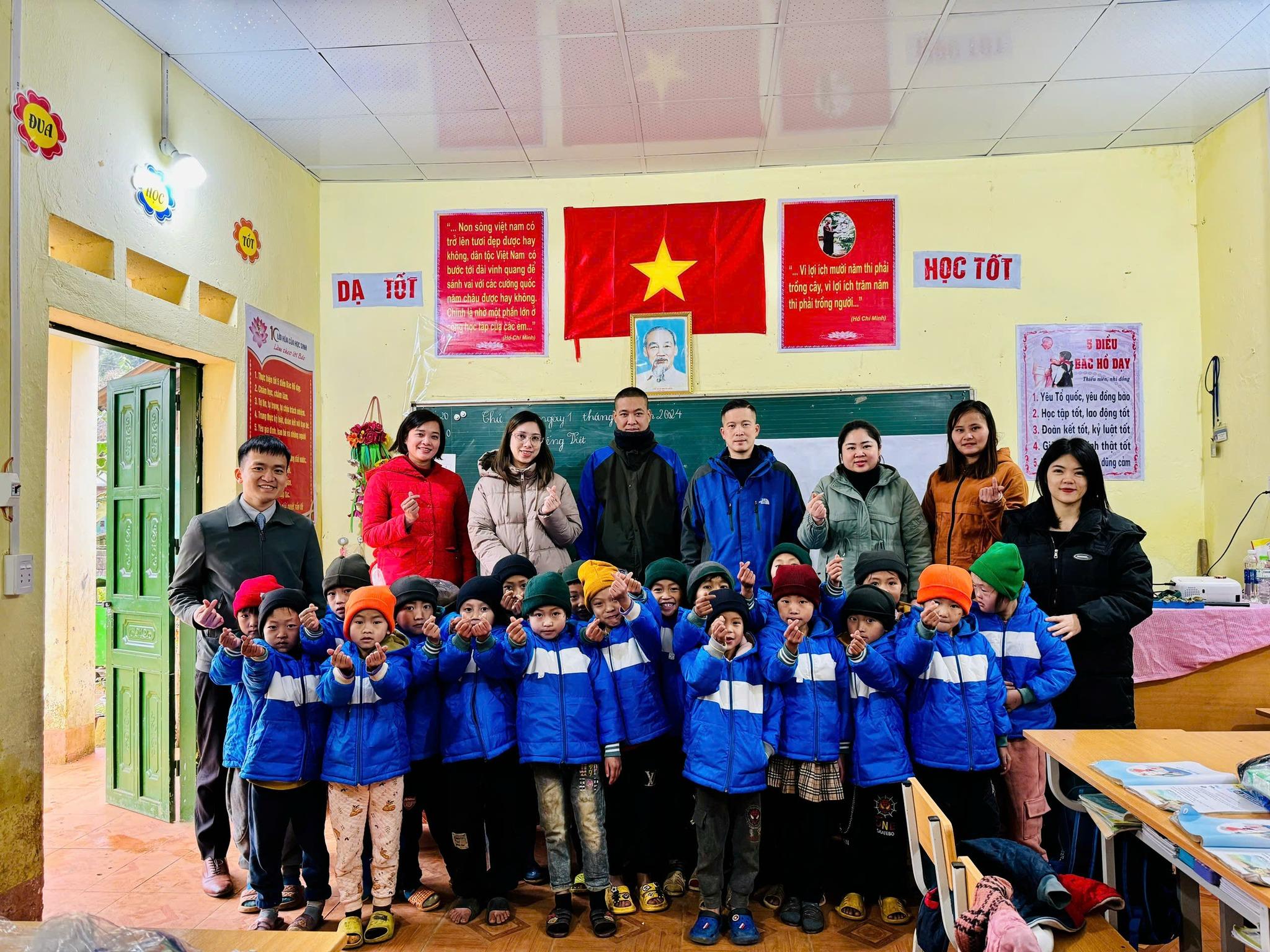 Chương trình “Đông ấm yêu thương” tại xã Ngũ Chỉ Sơn của Pistachio Hotel