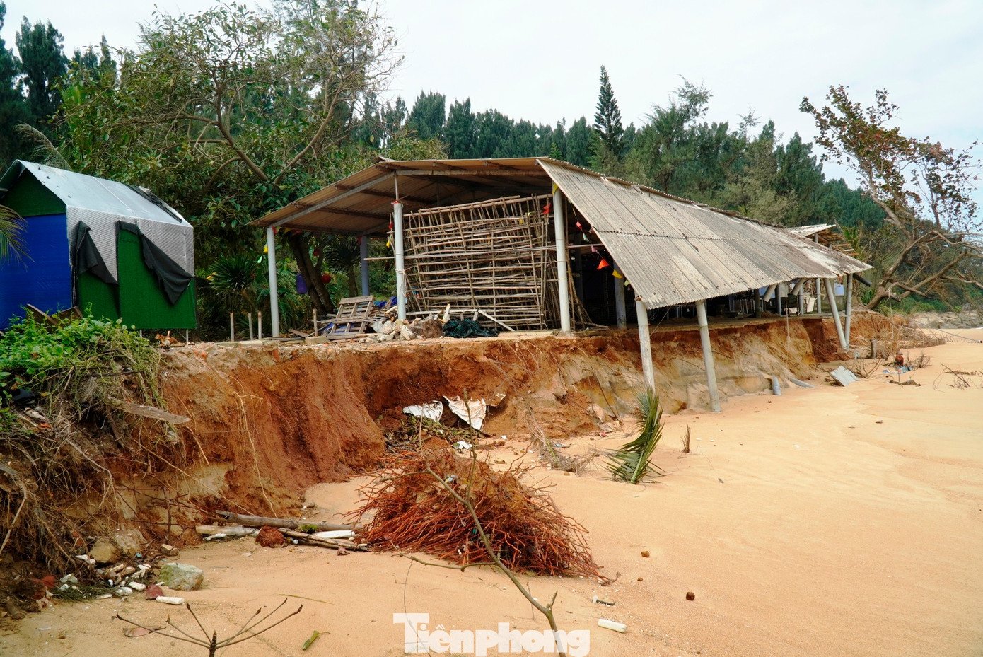 Cảnh tượng chưa từng thấy tại bãi tắm nổi tiếng xứ Huế - 5