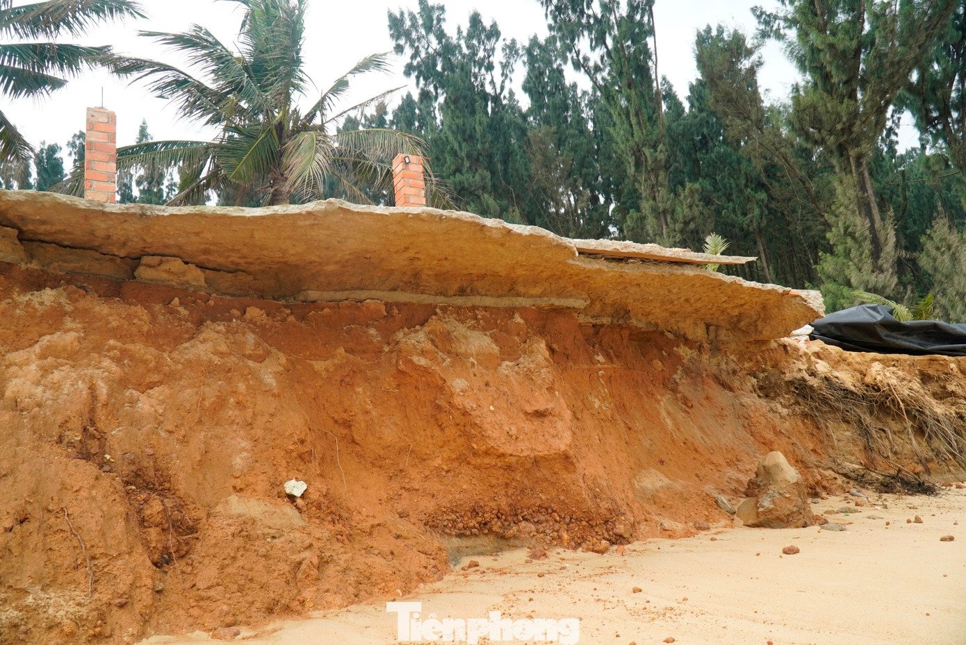 Cảnh tượng chưa từng thấy tại bãi tắm nổi tiếng xứ Huế - 14