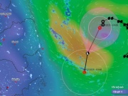 Áp thấp nhiệt đới vẫn "luẩn quẩn" trên Biển Đông, miền Trung bắt đầu đợt mưa lớn