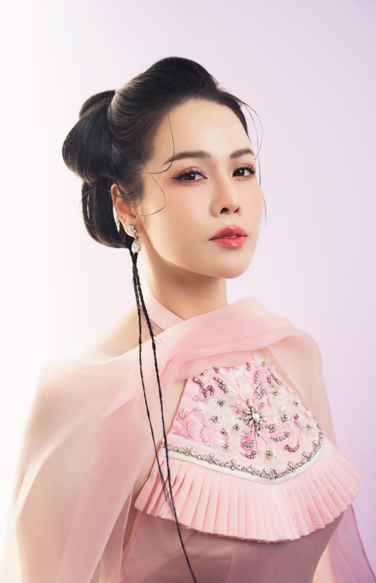 Nhật Kim Anh lên tiếng kịp thời, mong bảo vệ danh dự cũng như định hướng dư luận.