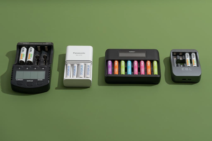 Không phải thiết bị điện tử nào cũng ưa dùng pin sạc.