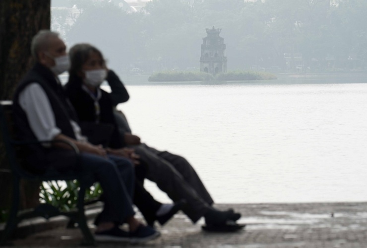 Hà Nội ô nhiễm không khí từ sáng đến đêm - 2