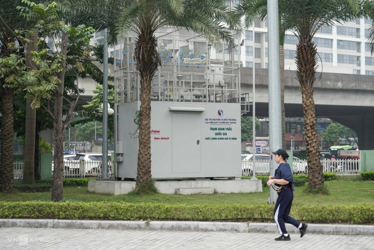 Hà Nội ô nhiễm không khí từ sáng đến đêm - 14