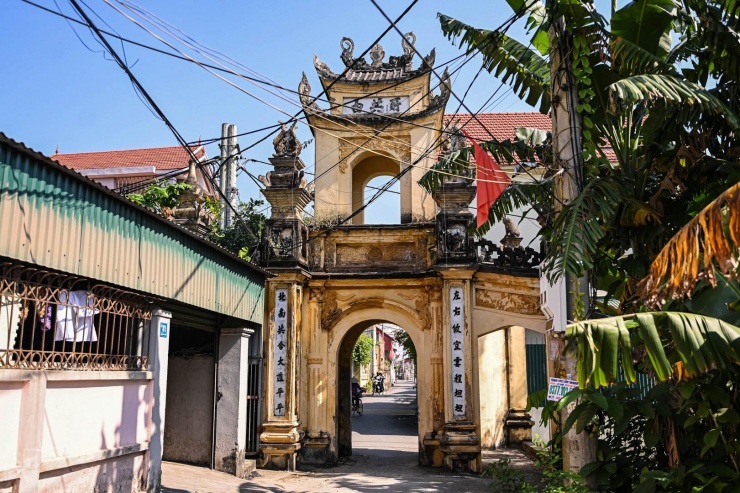 Mặt phía trong của cổng làng. Ảnh: Nguyễn Huy