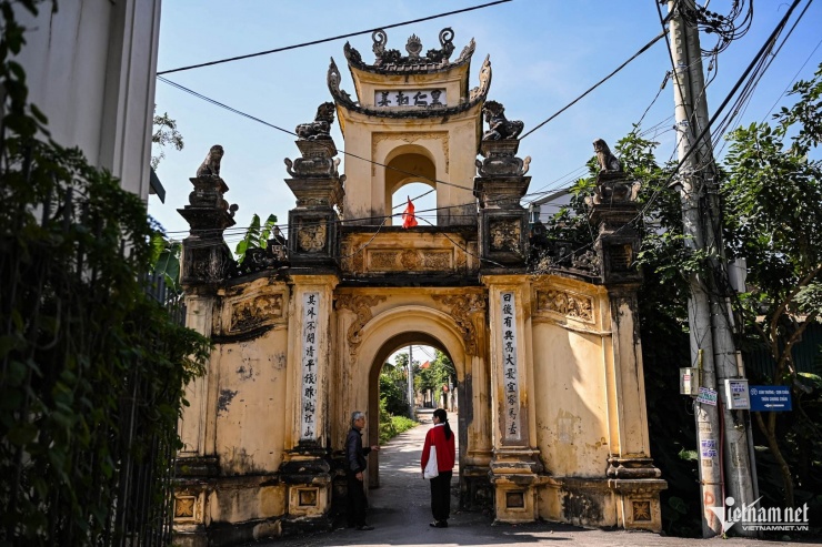 Mặt ngoài của cổng làng Cựu. Ảnh: Nguyễn Huy