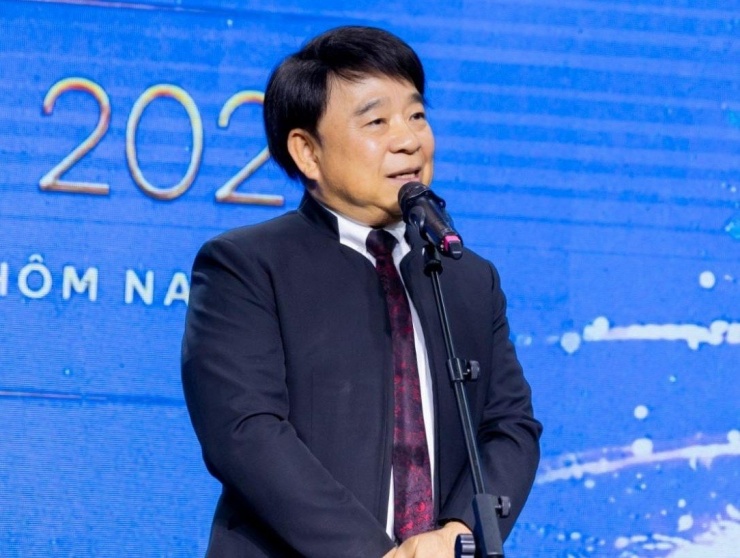 Ông Lâm Chí Thiện - Trưởng ban tổ chức giải - khẳng định Ngôi sao xanh là bệ phóng vững chắc vinh danh những người làm nghệ thuật.