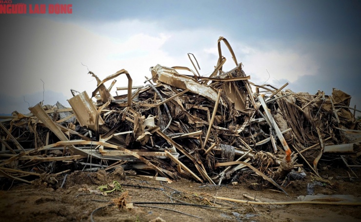 CLIP: Vựa rau lớn nhất Lâm Đồng xác xơ, nông dân mất tiền tỉ sau cơn "đại hồng thủy" - 4