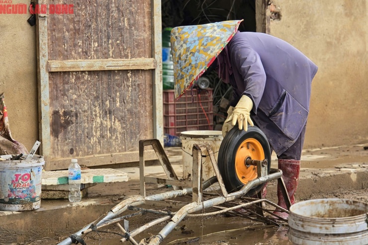 CLIP: Vựa rau lớn nhất Lâm Đồng xác xơ, nông dân mất tiền tỉ sau cơn "đại hồng thủy" - 15