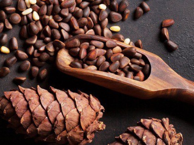 Người cao tuổi nên ăn ít 3 loại hạt này, càng ăn nhiều thận càng yếu